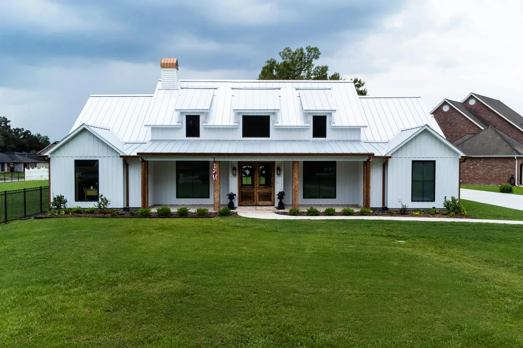 Model C1 — Farmhouse exterior (large)